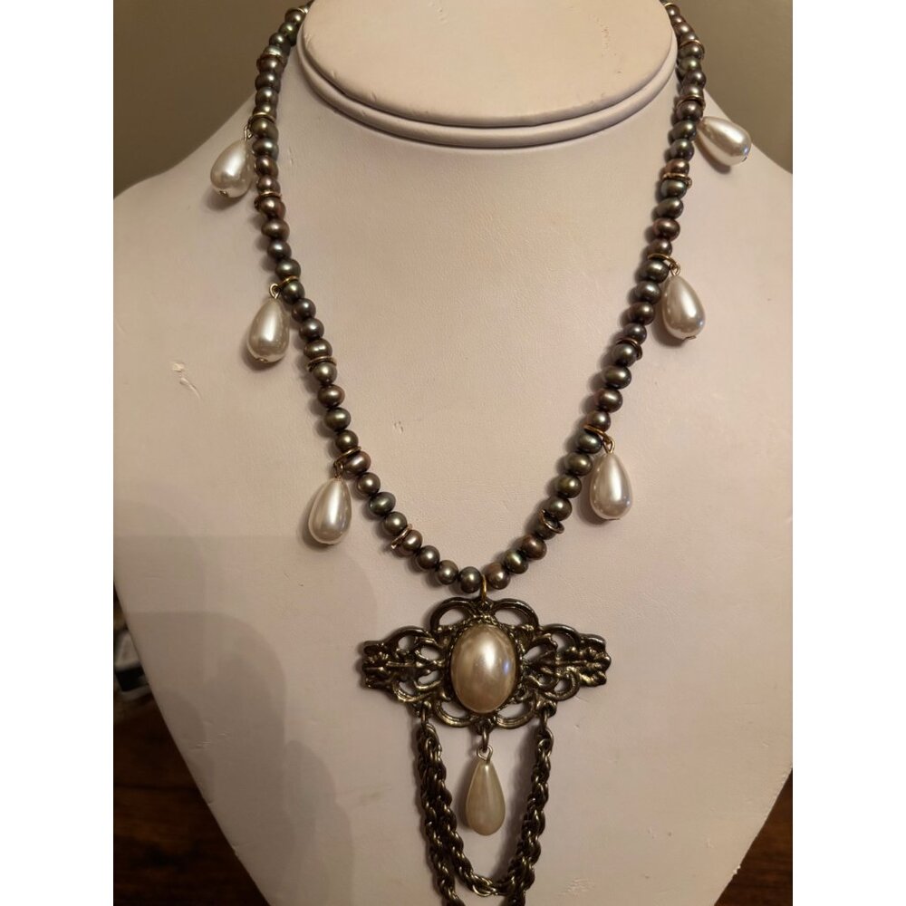 Vintage 1928 Faux Pearl Statement Necklace – 90s Glam Queen Revival Victorian